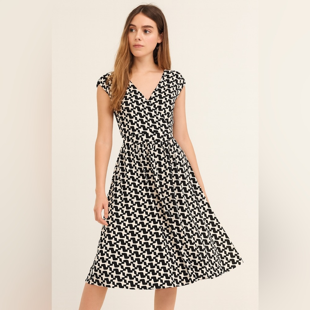 DKNY Black/ White Geometric Print Dress Sz. S